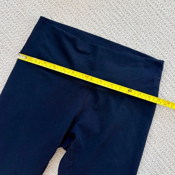 Women’s Size 10 Lululemon Black Wunder Under High-Rise Tight 25" - Picture 6 of 8